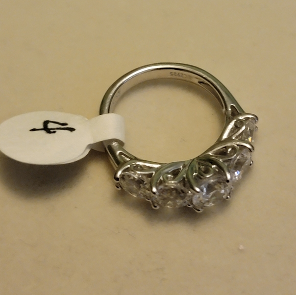 Beautiful  sterling silver cz band ring size 4 - Picture 2 of 2